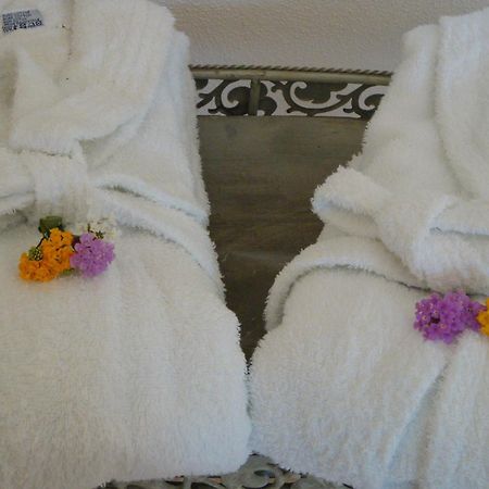 Гостьовий будинок Relais Fenicottero Rosa Порто-Таверна Екстер'єр фото